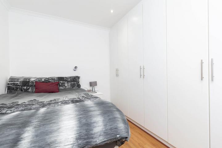 Modern Apartment with Private Patio Haverstock Hill, Belsize Park